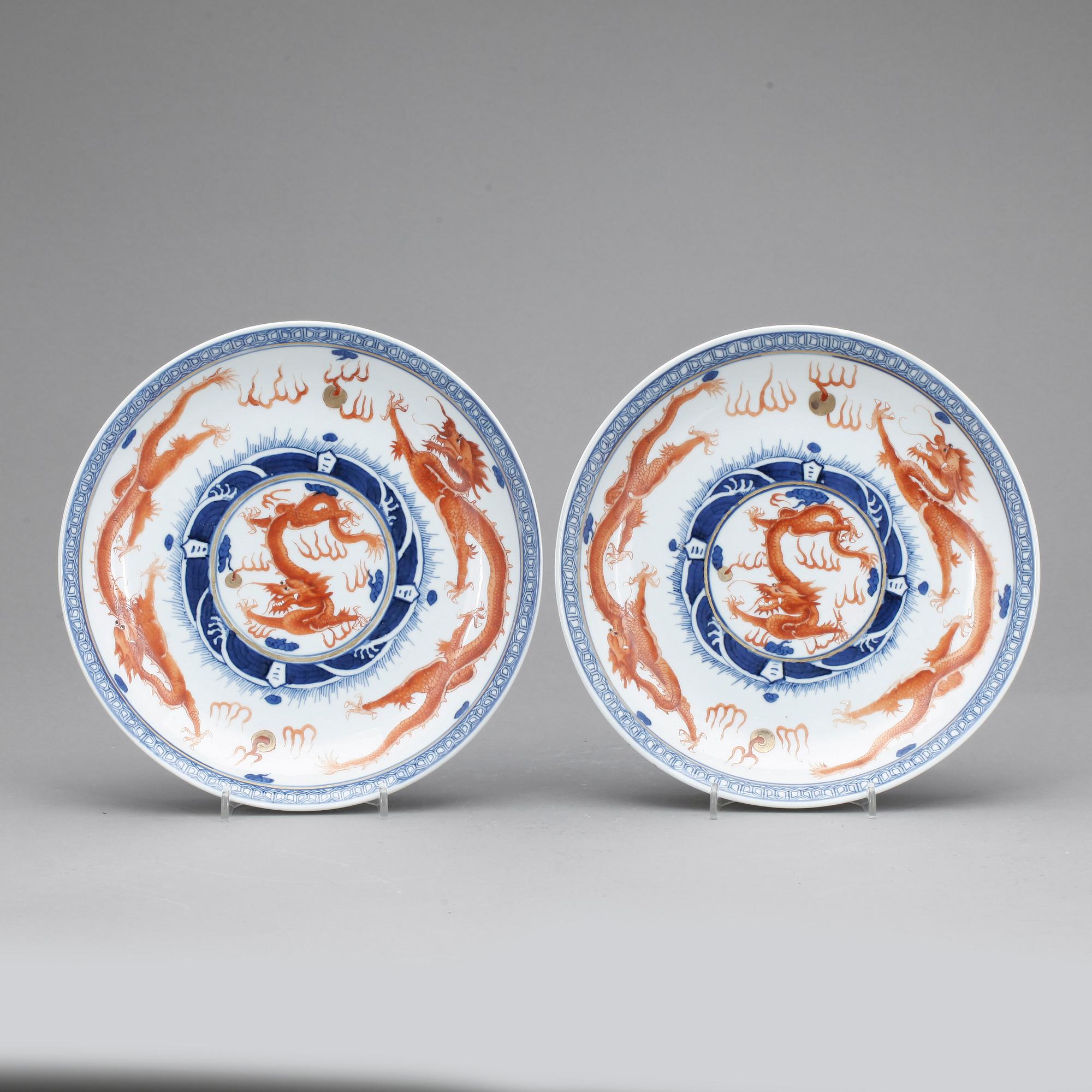 SKÅLFAT, ett par. Porslin, Kina, 1900-tal.