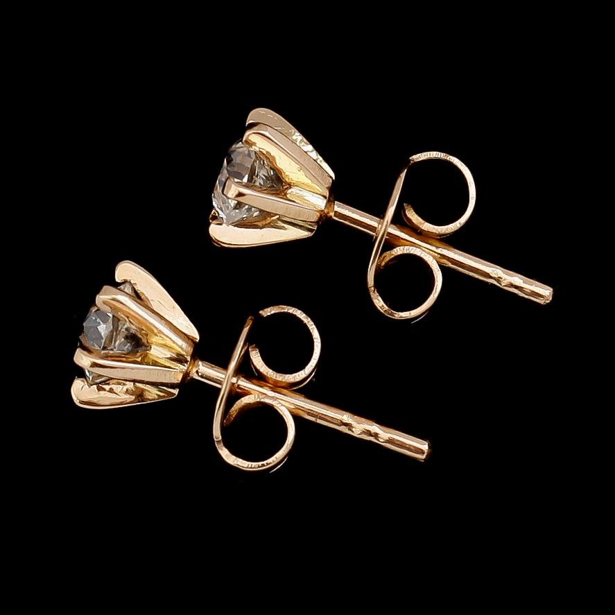 ÖRHÄNGEN, 1 par, 18 k guld, diamanter tot ca 0.86 ct. Total vikt ca 2,0 g.