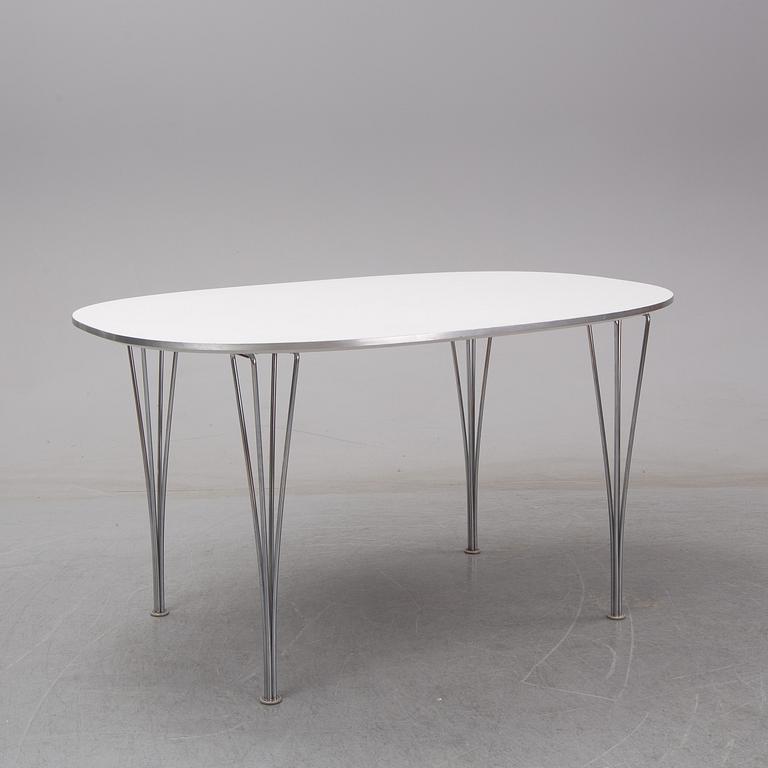 Bruno Mathsson & Piet Hein, bord, "Superellips", Fritz Hansen, daterad 2002.
