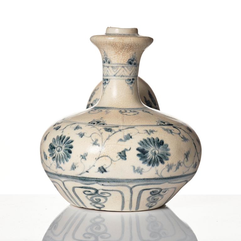 A blue and white Vietnamese kendi, 16th Century.