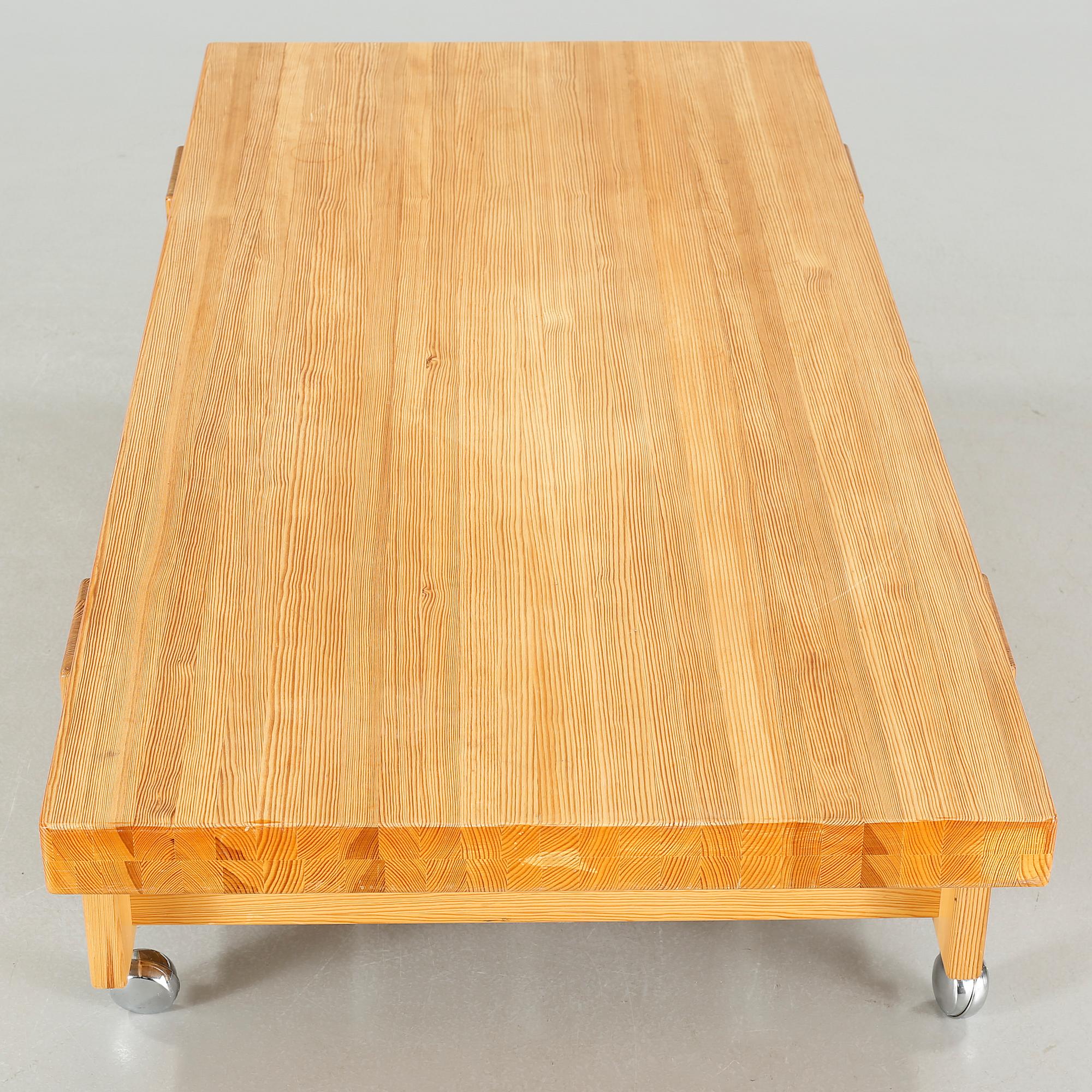 A coffee table by Yngve Ekström, "Kontrapunkt", Swedese, second half of the 20th century.