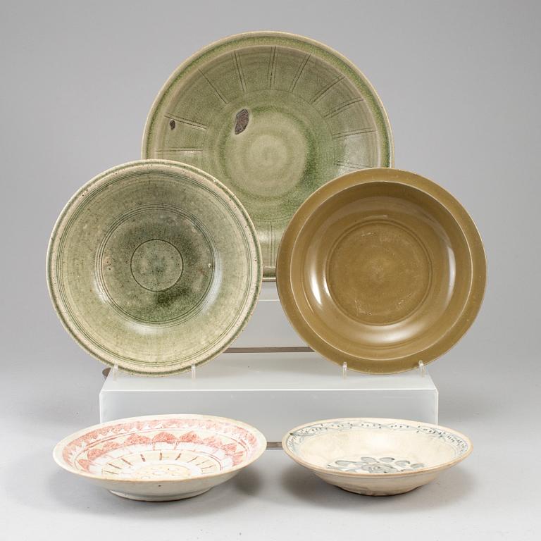 Five ceramic dishes, Ming dynasty (1368-1644).