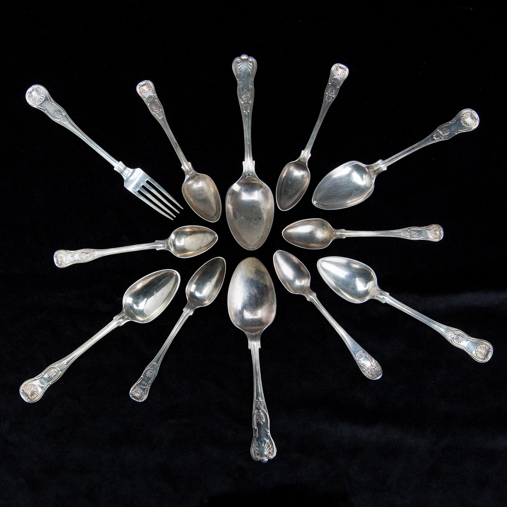 DIV. BESTICK, 12 delar, silver 1800-tal. "Engelsk snäck".