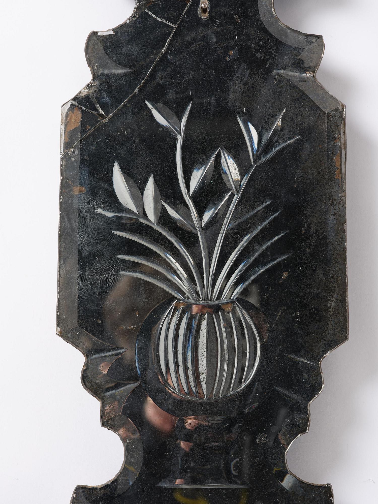 Spegellampetter, ett par, för ett ljus, omkring år 1900, Senbarockstil med delvis äldre delar.