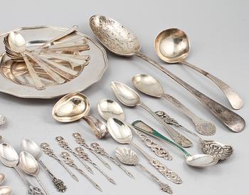 PARTI SILVER, 63 delar, mestadels Sverige, 1900-tal, total vikt ca 1050 g.