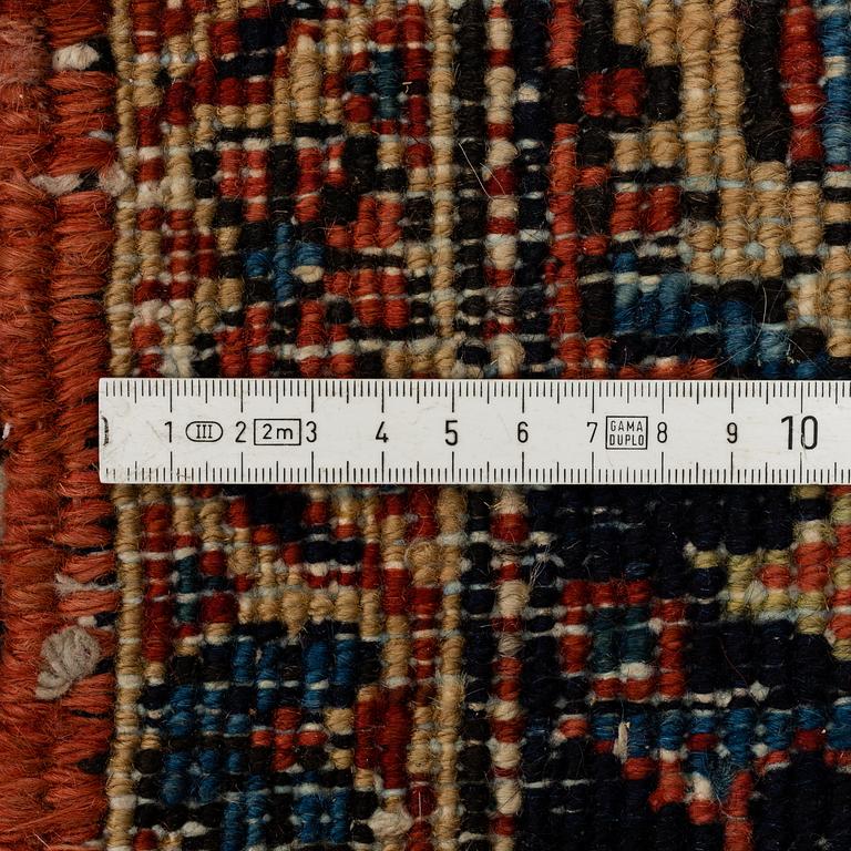 A CARPET, a semi-antique Heriz, ca 356,5-358,5 x 264 cm.