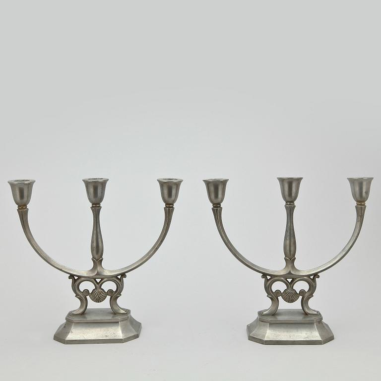 KANDELABRAR, ett par, tenn, Just Andersen, 1930-tal.