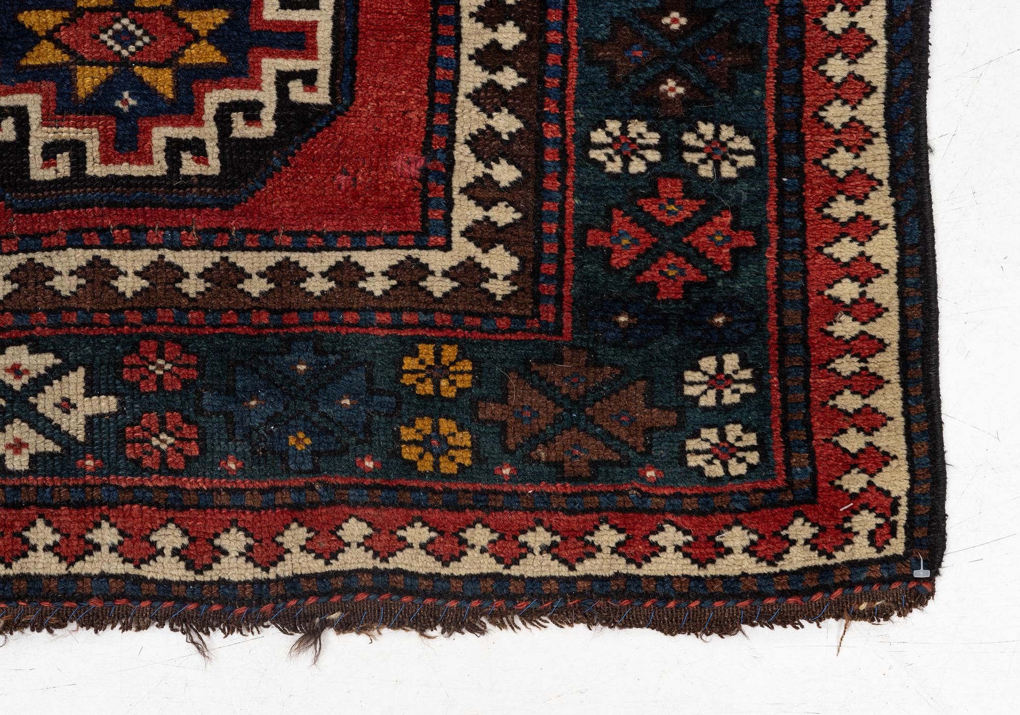 An antique Kelardasht runner, c. 305 x 105 cm.