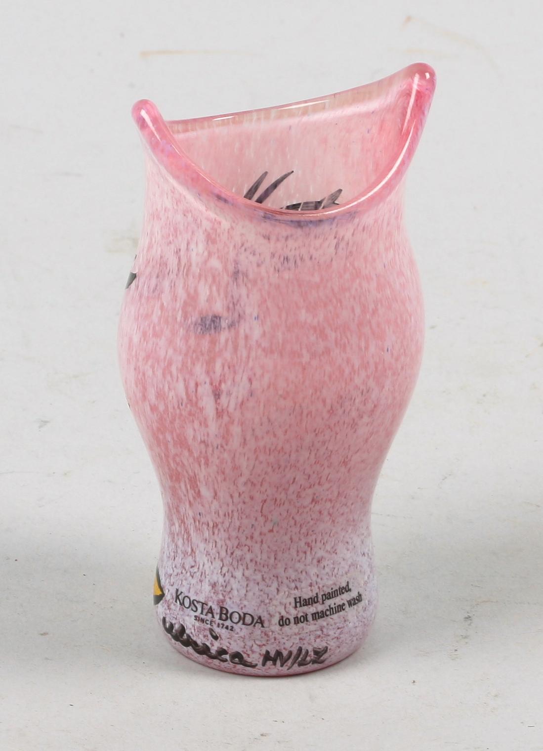 VAS, glas, Ulrika Hydman-Vallien, Kosta Boda. Sign.