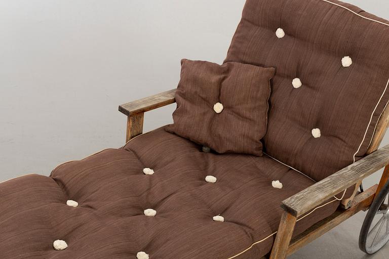 ELSA STACKELBERG, a pine deck chair from Fri Form, Edsbruk.