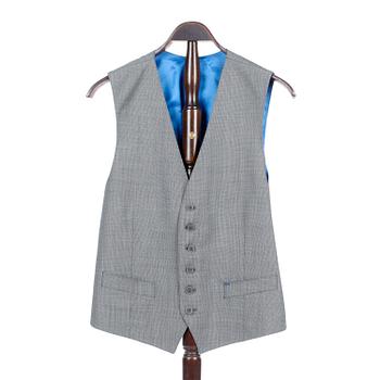 VAN GILS, a men´s suit with jacket, pants and vest, size 52.