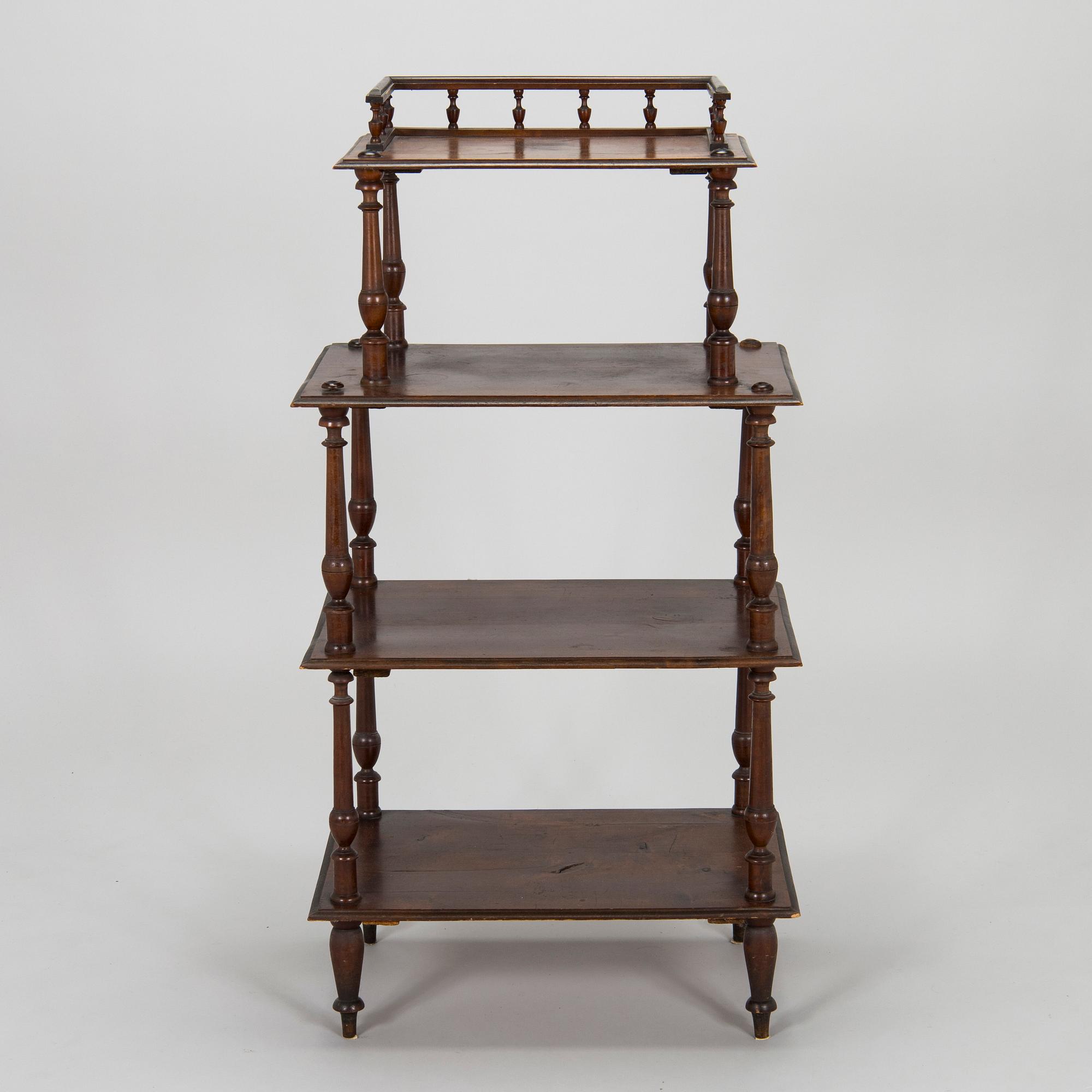A late 19th-century Étagère.
