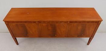 SIDEBOARD, 1900-talets första hälft.