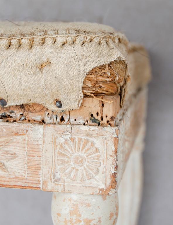 TABURETTER, 2 st, sengustavianska, 1800-talets början.