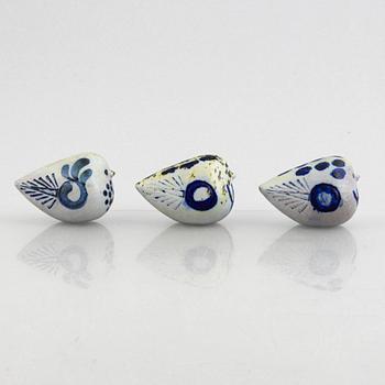 Lisa Larson, skulpturer, 8 st, småfåglar, stengods, Gustavsberg.