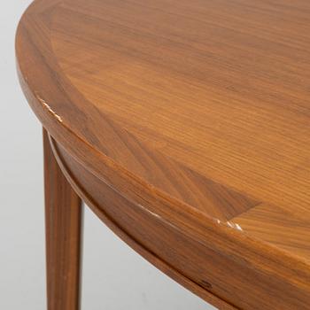 Linde Nilsson, dining table with eight chairs, Lammhult, second half of the 20th century.