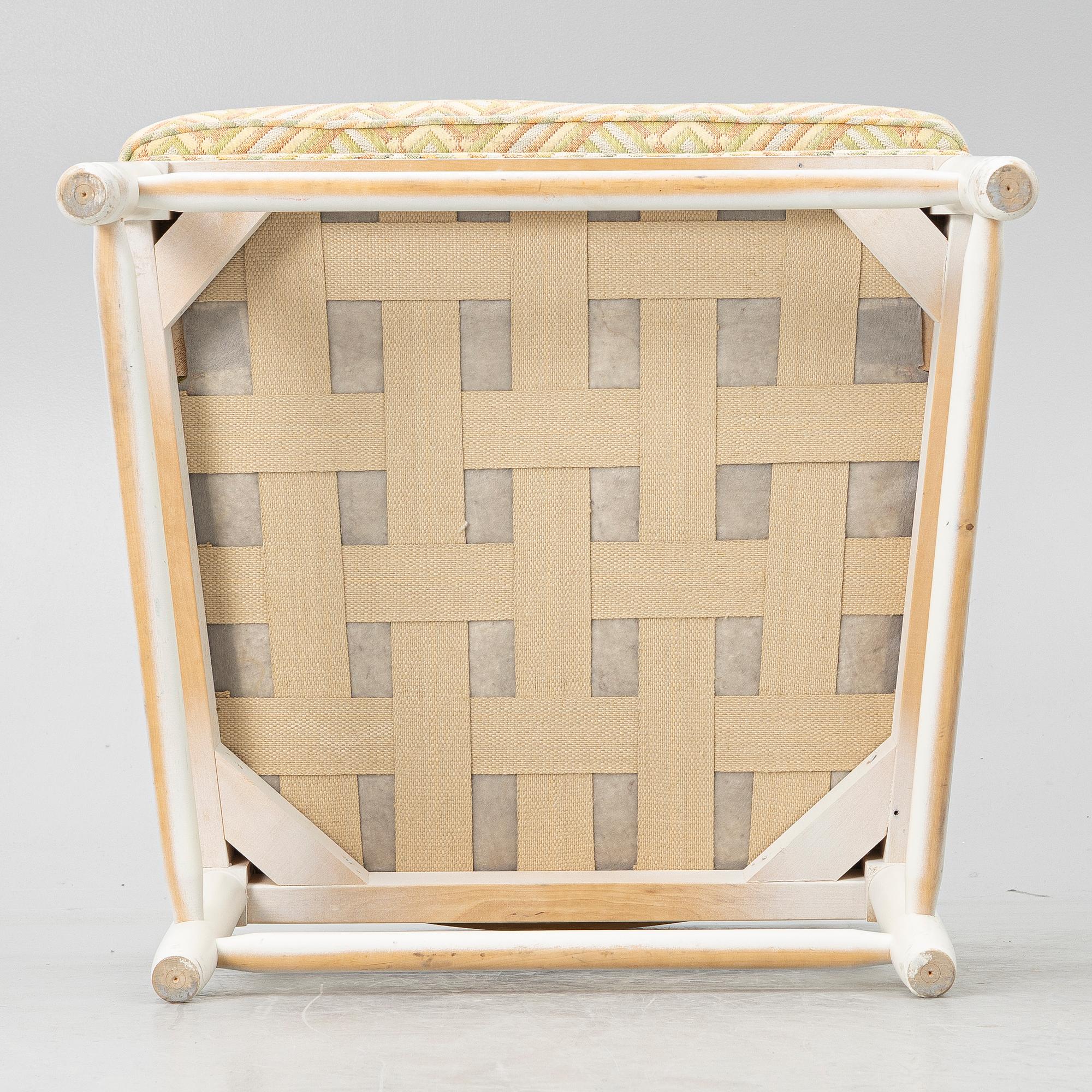 Karmstolar, ett par, sk. Gripsholmsmodell, sent 1900-tal.