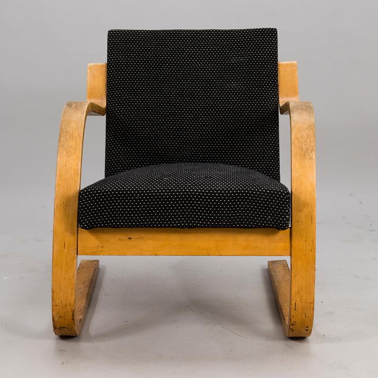 ALVAR AALTO, A 1940s '34/402' armchair for  O.Y. Huonekalu- ja Rakennustyötehdas A.B. Finland.
