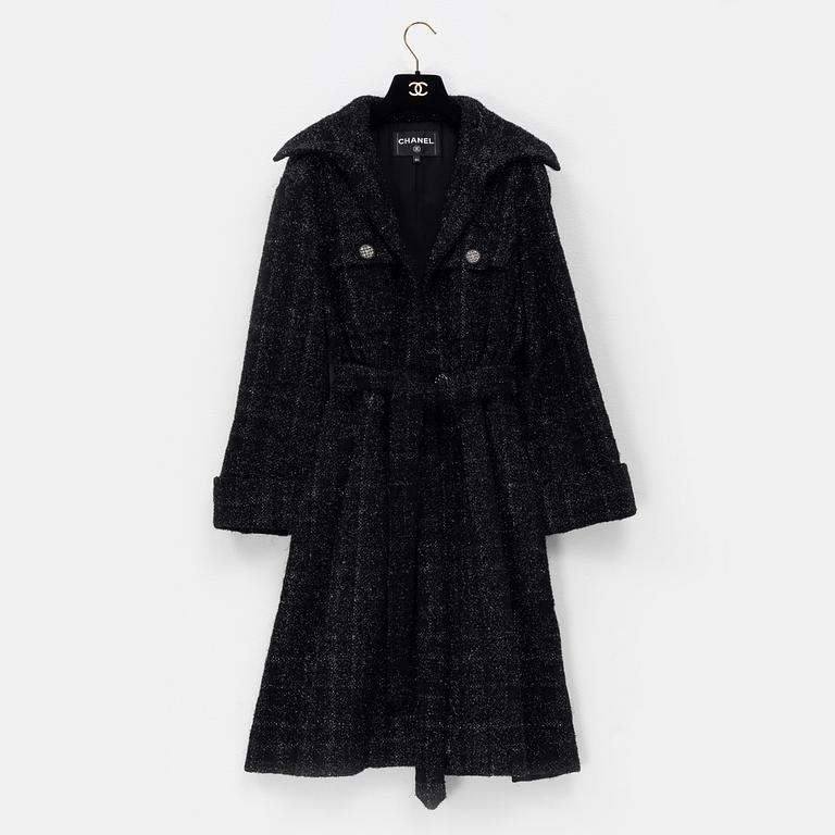 Chanel, a sparkly bouclé coat, size 34.