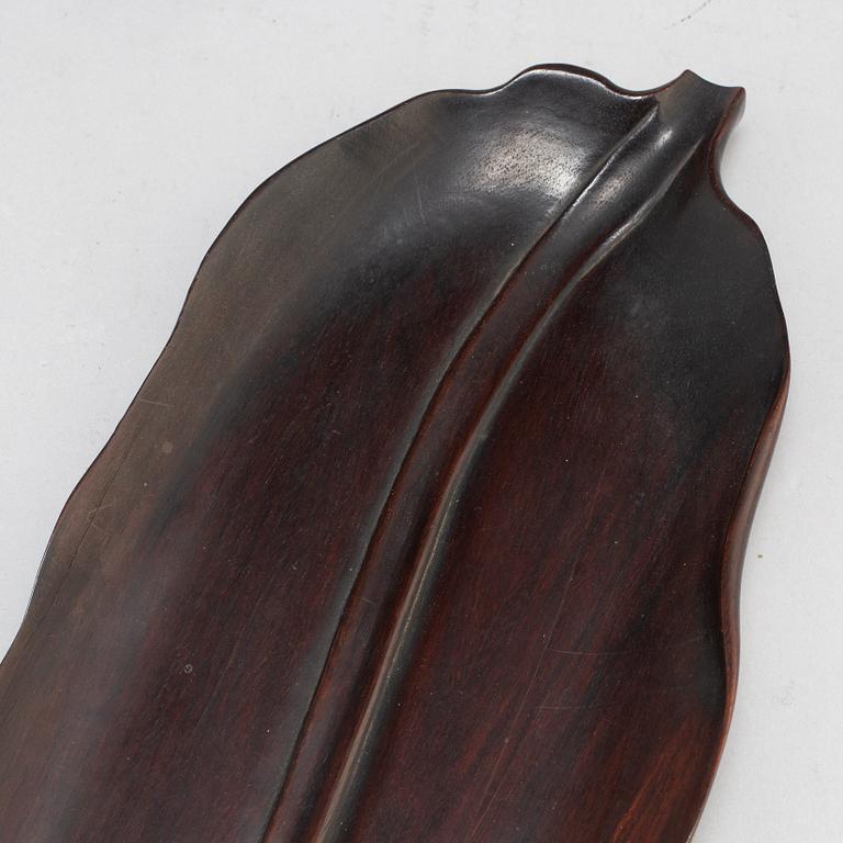 A leaf shaped wooden tray, presumably late Qing dynasty.