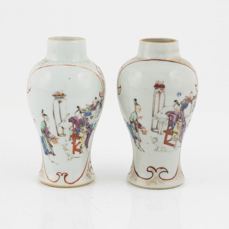 Tedosor, ett par, porslin, Kina, 1700-tal.