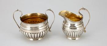 GRÄDDSNÄCKA samt SOCKERSKÅL, silver, Gustaf Weckman Jyväskylä 1853 och Woldemar Buchert Helsingfors 1950. Vikt tot. 269g.