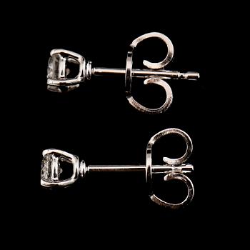 ÖRHÄNGEN, 1 par, 18K vitguld, briljantslipade diamanter tot ca 0.28 ct.