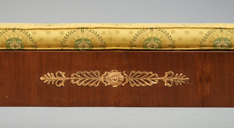 An empire /empirestyle mahogany daybed, 19th century.