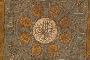 Broderi,  siden och metall, Osmanska riket, 1800-talets ca 120 x 100 cm.