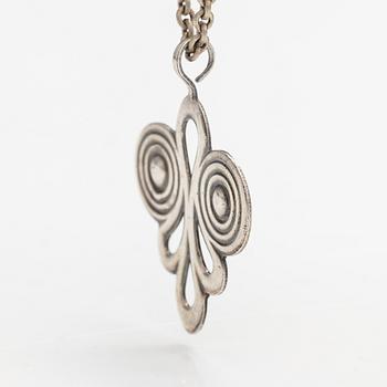 Halsband, silver, modell 50-1. Kalevala Koru, Helsingfors 1943.