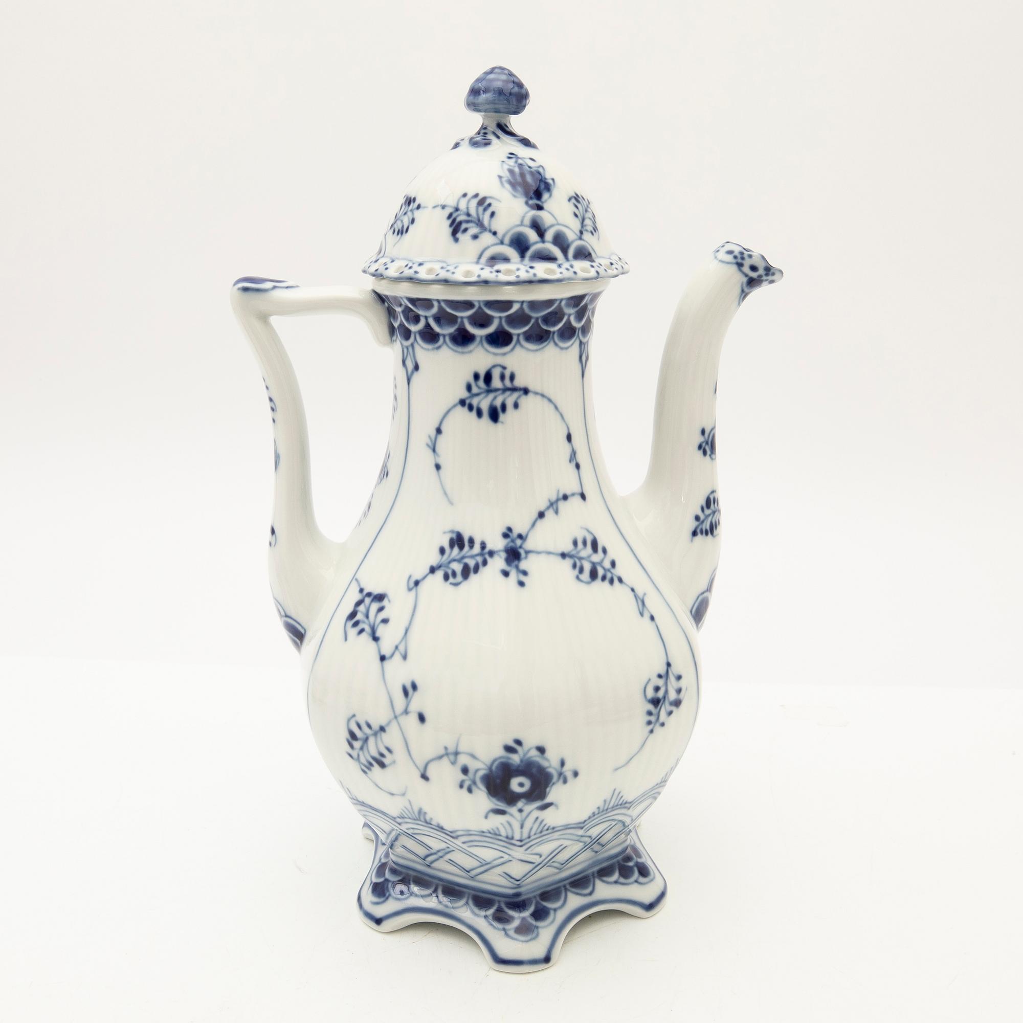 Royal Copenhagen, coffee service, 27 pieces, porcelain, "Blue Fluted", Denmark.