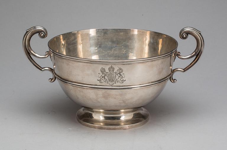 BÅLSKÅL, silver, Carrington & Co, England. 1910. Vikt ca 1800 g.