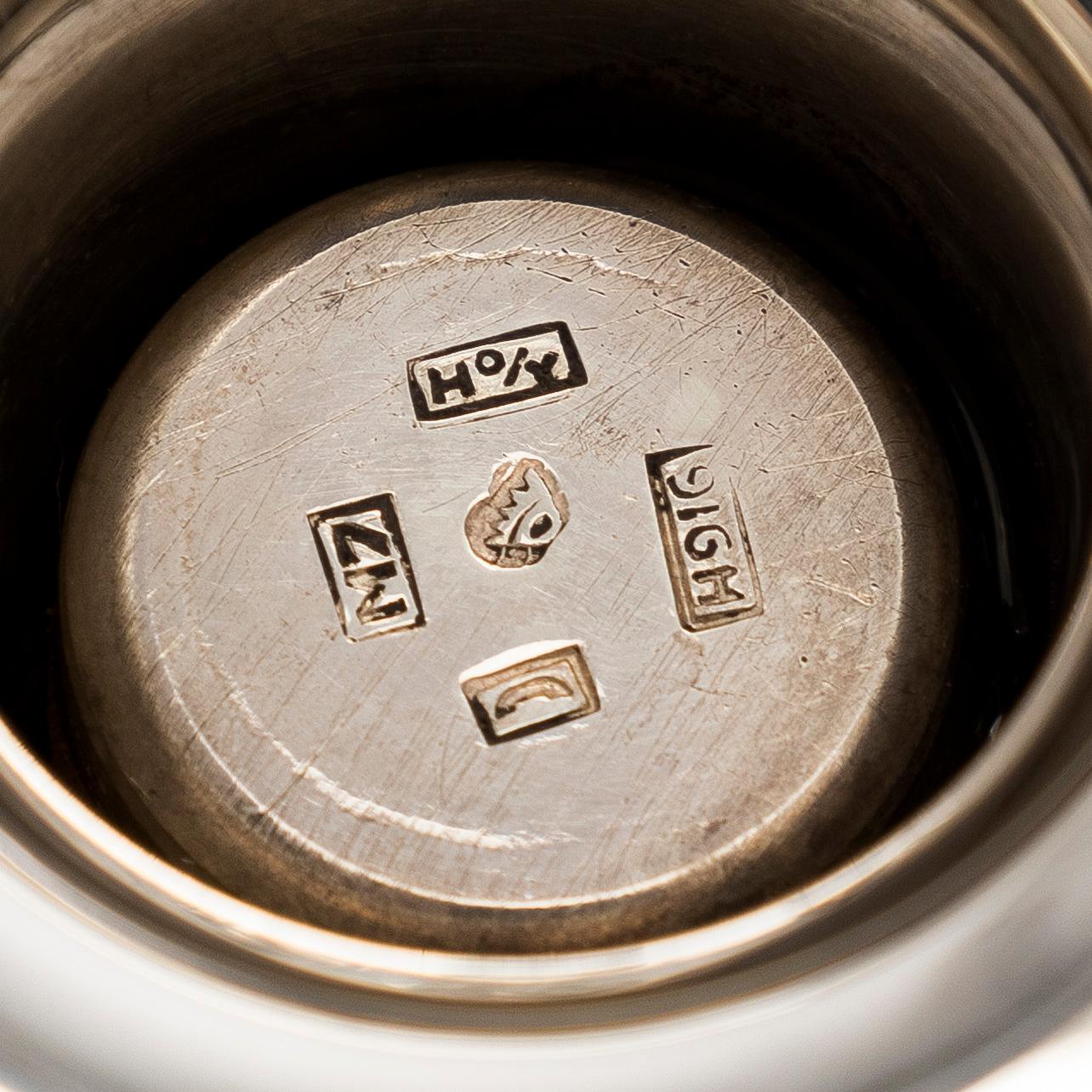 Bertel Gardberg, kynttilänjalkoja, 3 kpl, hopeaa, "Birgitta", malli 22908, Hopeatehdas Oy, Helsinki 1962-65.