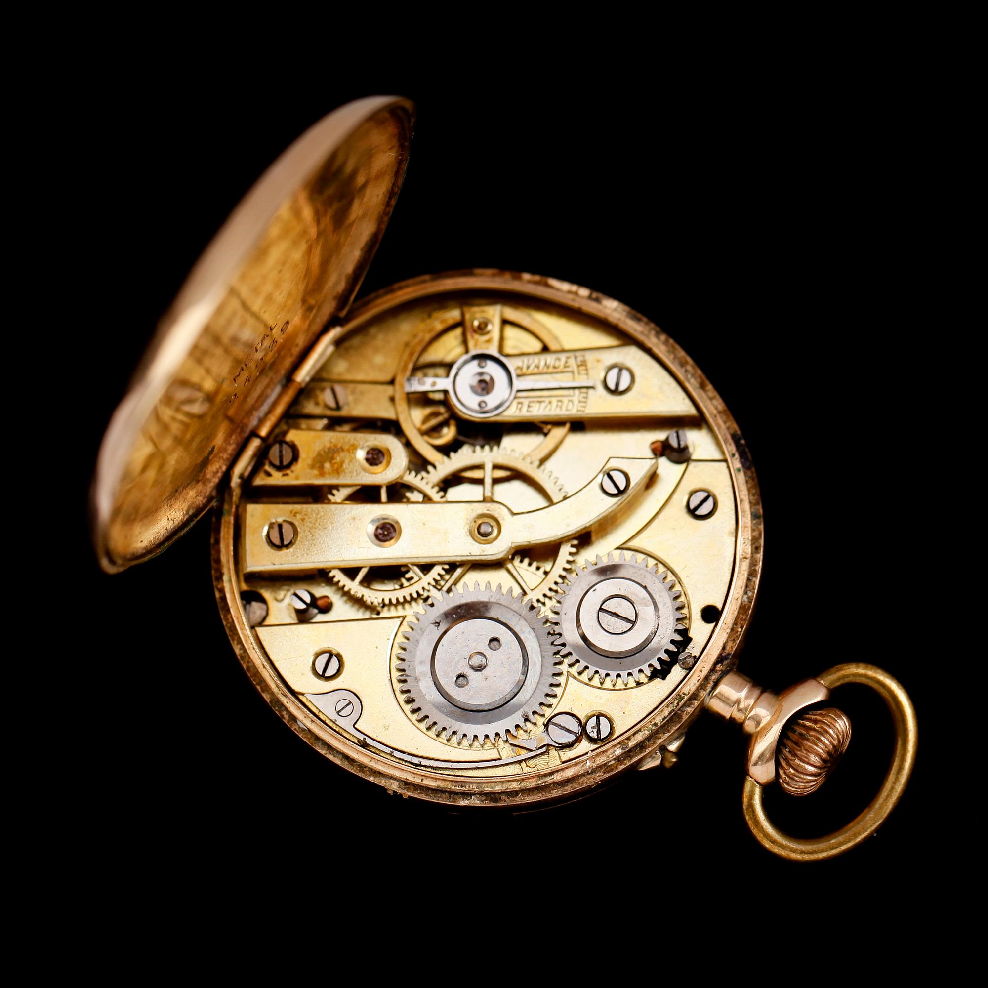 FICKUR, 14 k guld, omkring år 1900.