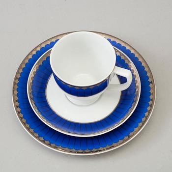 SIGVARD BERNADOTTE, 39 pieces of porcelain tablewaer "Christineholm/Marianne", Royal Blue.