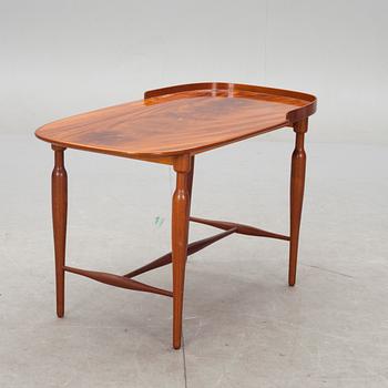 BORD. Firma Svenskt Tenn, modell 961.