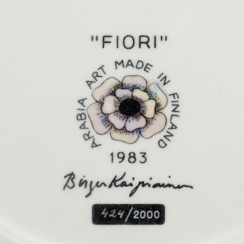 FAT, porslin, "Fiori", Birger Kaipianinen, Arabia, sign o numr 424/2000.