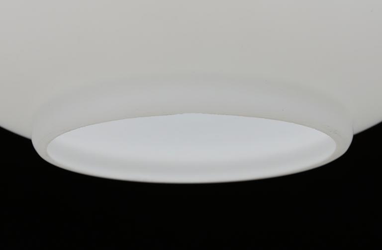 TAKLAMPA, Radiohus Pendel, Wilhelm Lauritzen för Louis Poulsen, Danmark, 1900-talets mitt. Höjd 42 cm.