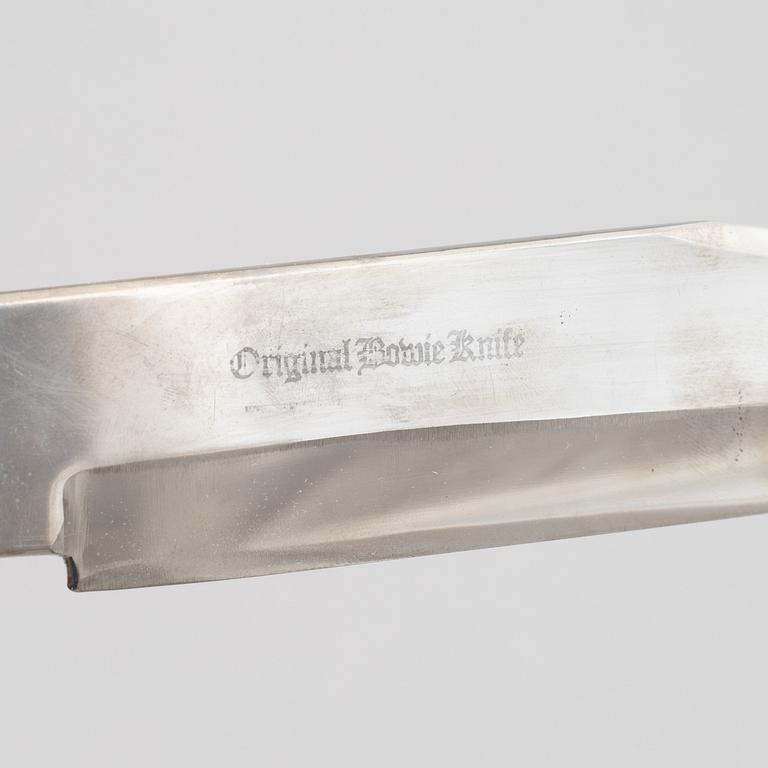 Knife of Bowie type, signed RT (?) dated 80.