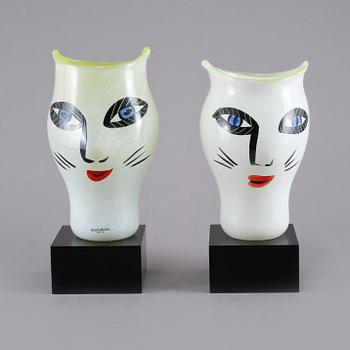VASER, ett par, glas, Ulrica Hydman-Vallien, Kosta Boda, 1900-talets slut.