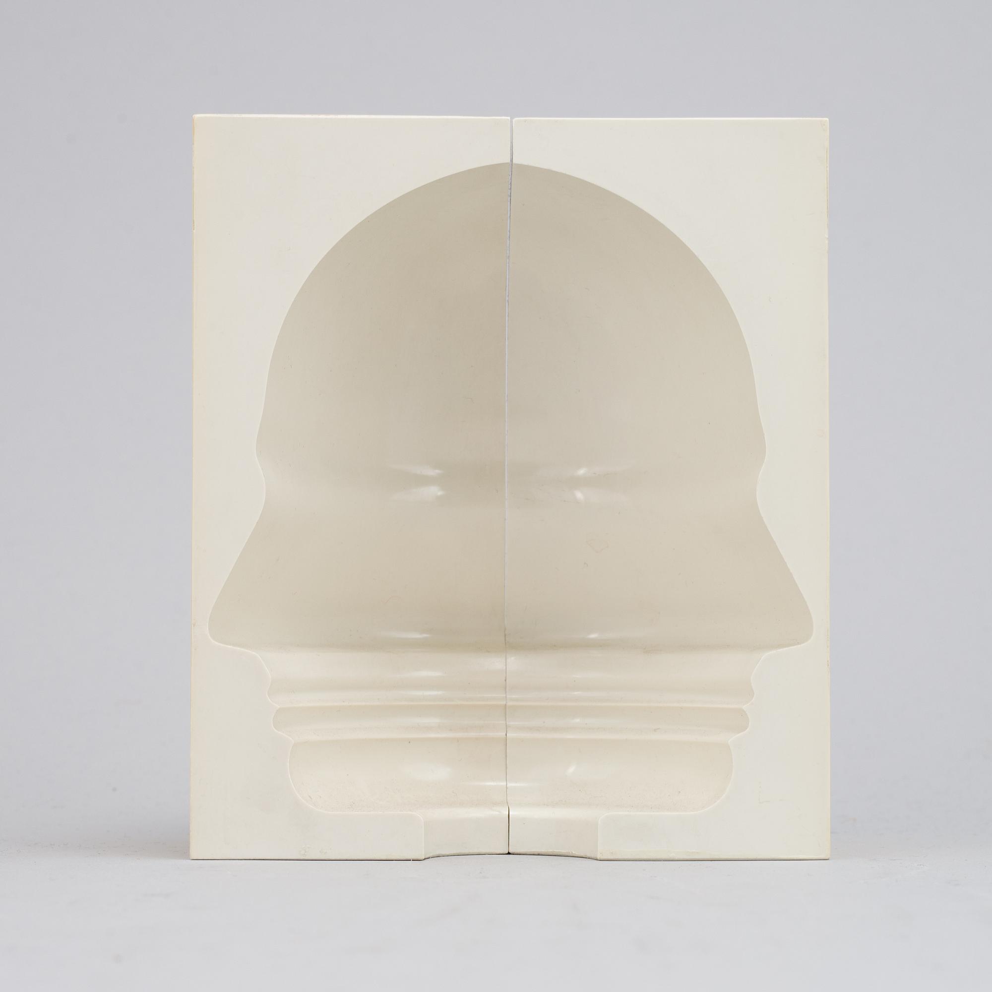Sivert Lindblom, sculpture, 2 parts, plastic, stamped 1968.
