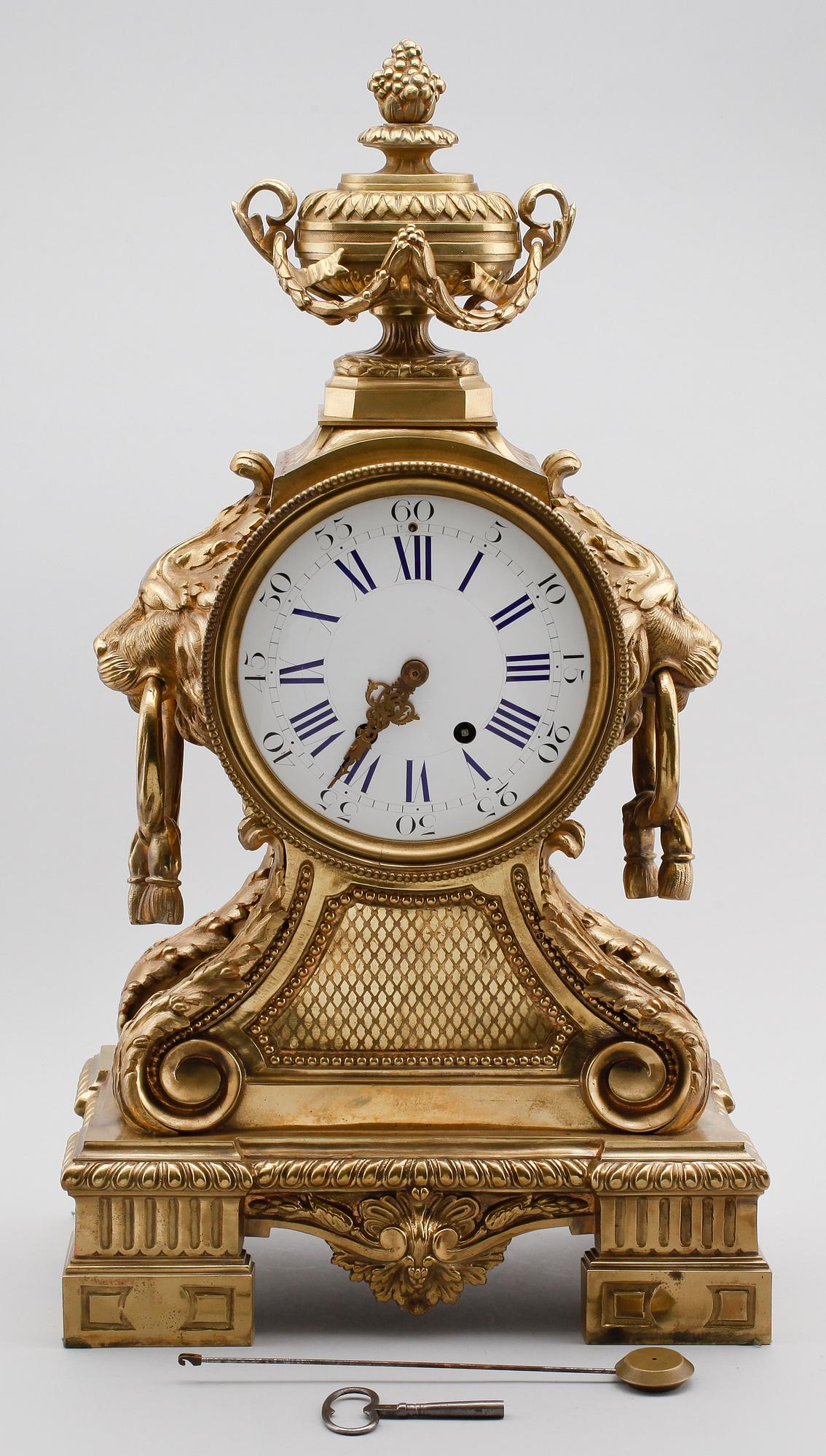 BORDSPENDYL, mässing, 1800-talets andra hälft.