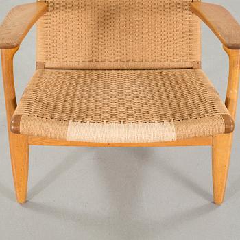 HANS J WEGNER, fåtölj, "CH-25", Carl Hansen & Son, Danmark, 1900-talets andra hälft.