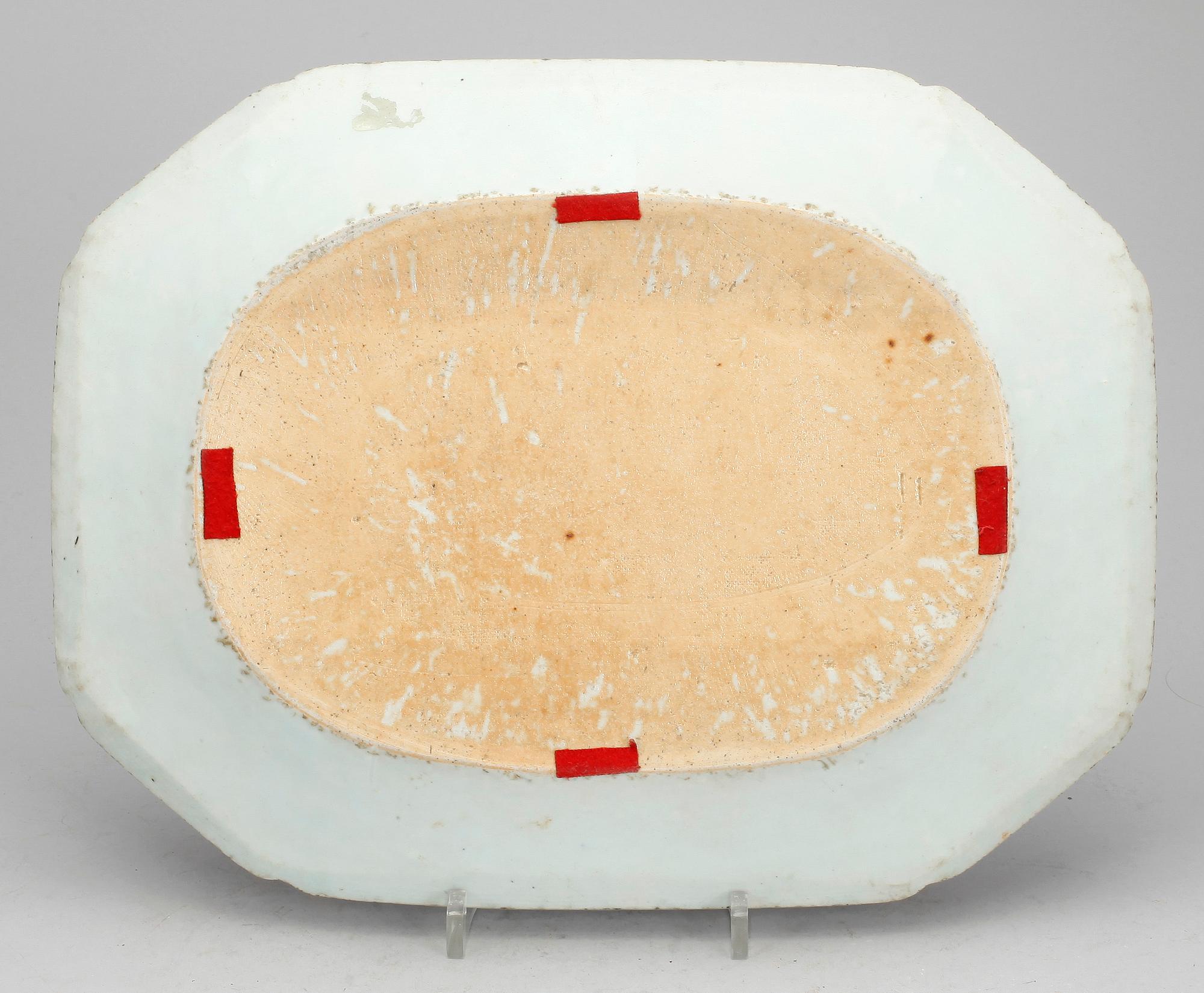 STEKFAT, porslin, Kina, Qianlong (1736-95).