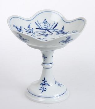 PARTI PORSLIN, 23 delar, "Lökmönstret", Meissen.