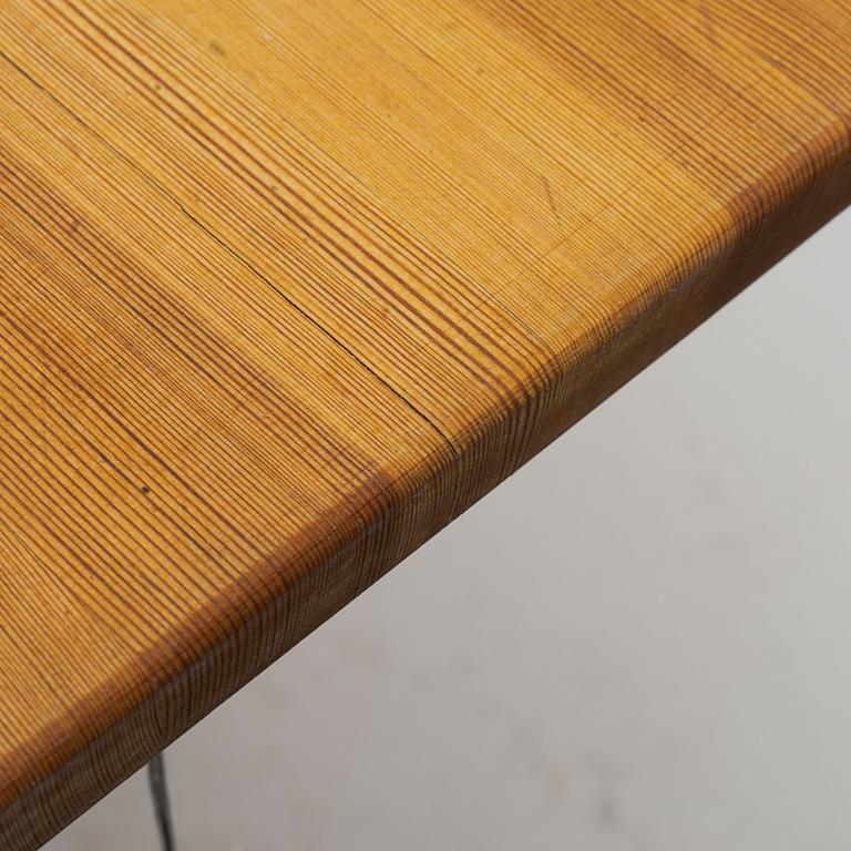 Børge Mogensen, a "Skaher" dining table, second half of the 20th century.