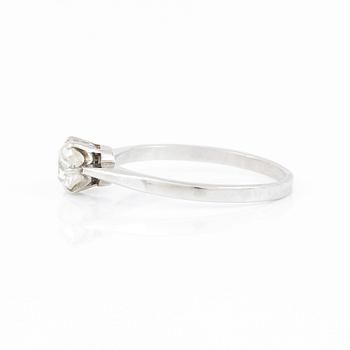 ENSTENSRING, platina, gammalslipad diamant, ca 0,40 ct, Stockholm 1945. Vikt ca 2 gram.