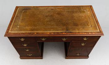 SKRIVBORD, 1900-talets första hälft.