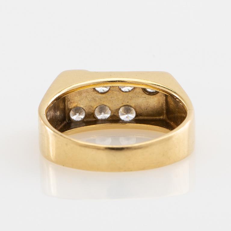 Ring, 18k gold with brilliant-cut diamonds, known as a "claw ring".