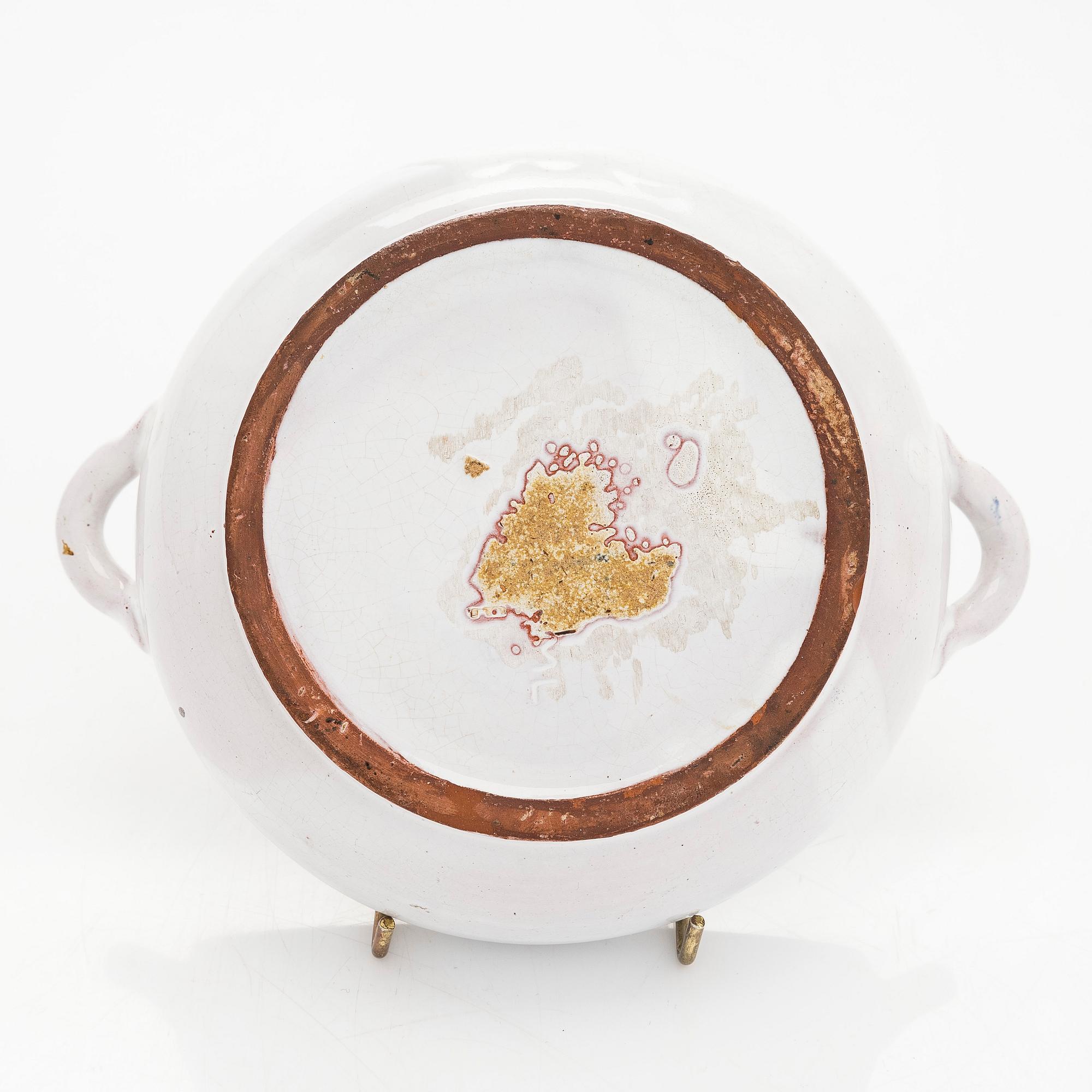 Marita Lybeck, A ceramic bowl, signed ML.